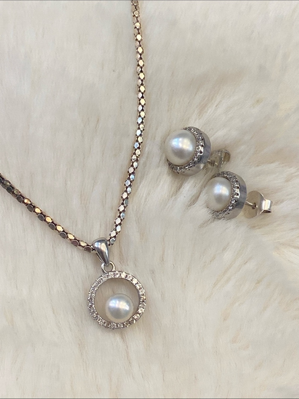 Pearl Set - Picture 1 of 5